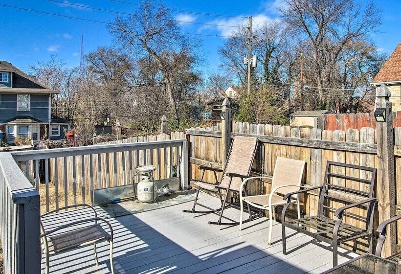 Central Kansas City Home < 3 Mi To Downtown!
