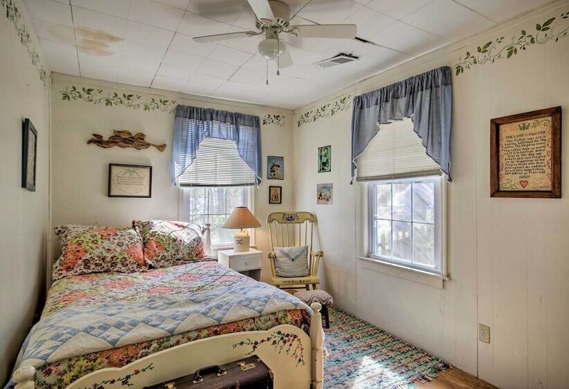 Charming Waterfront Ridgeway Cabin W/ Dock!