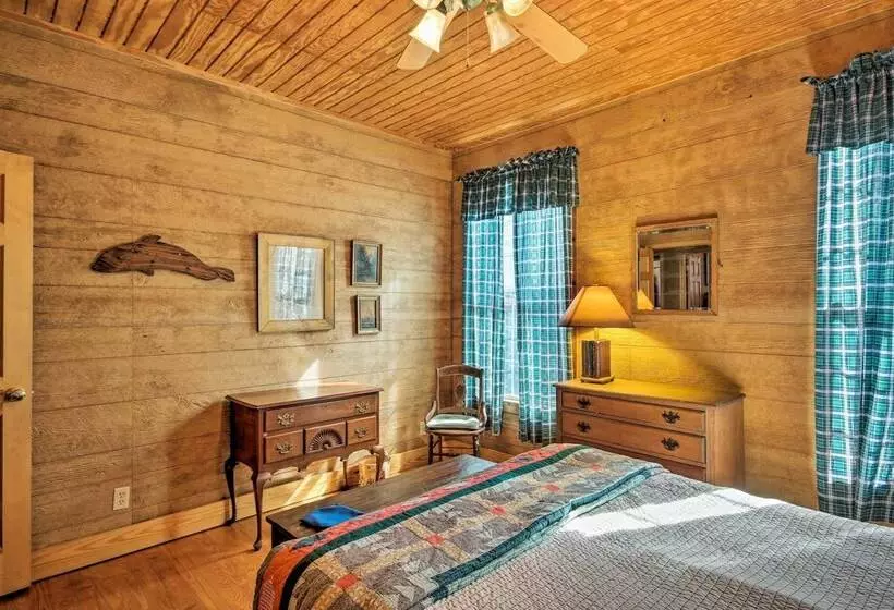 Charming Waterfront Ridgeway Cabin W/ Dock!