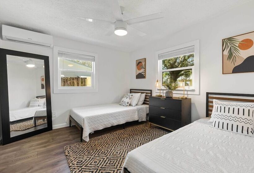 4 Mi To Dtwn: Jensen Beach Cottage