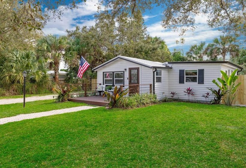 4 Mi To Dtwn: Jensen Beach Cottage