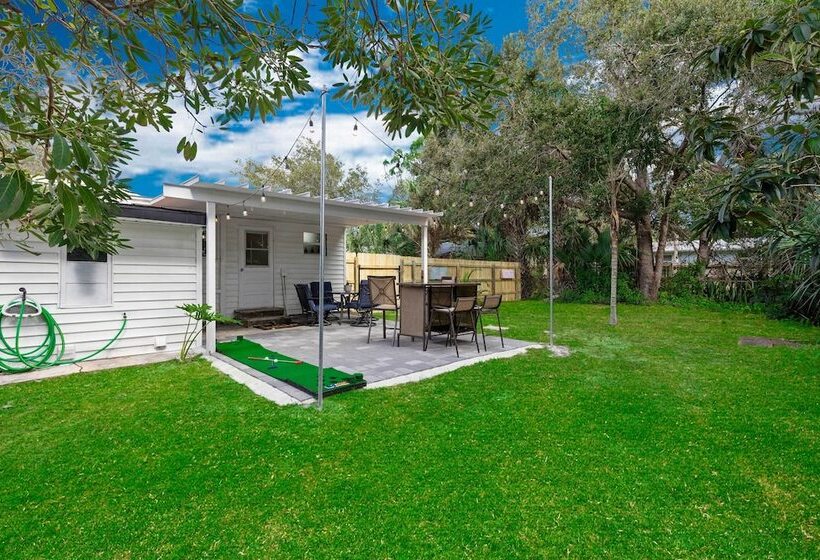 4 Mi To Dtwn: Jensen Beach Cottage