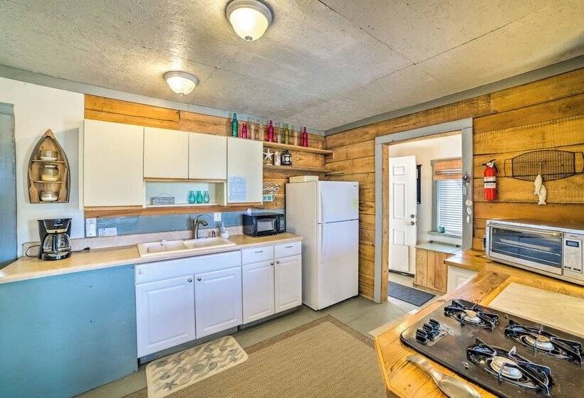 Coastal Perry Cottage ~ 2 Mi To Boat Ramp!