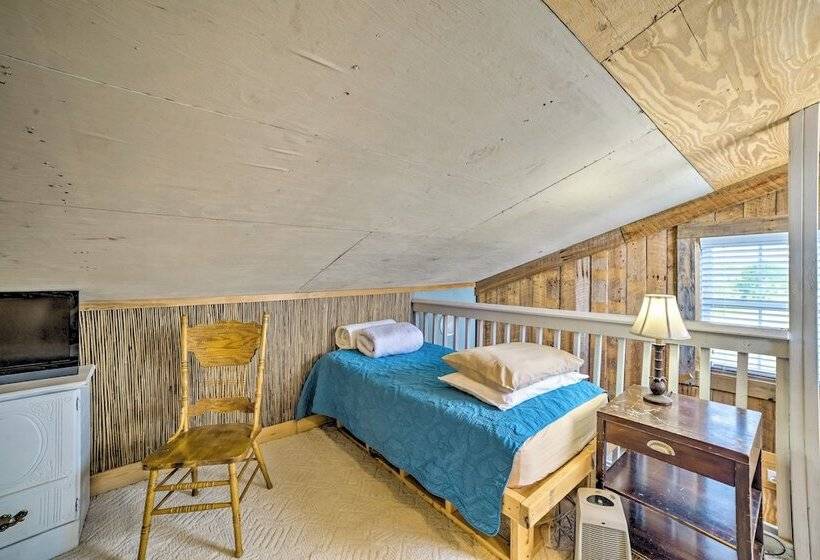 Coastal Perry Cottage ~ 2 Mi To Boat Ramp!