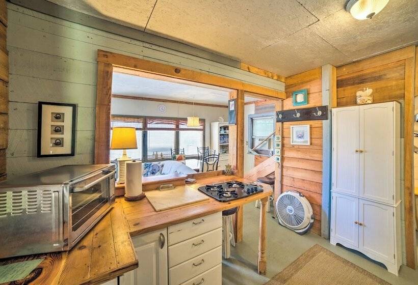 Coastal Perry Cottage ~ 2 Mi To Boat Ramp!