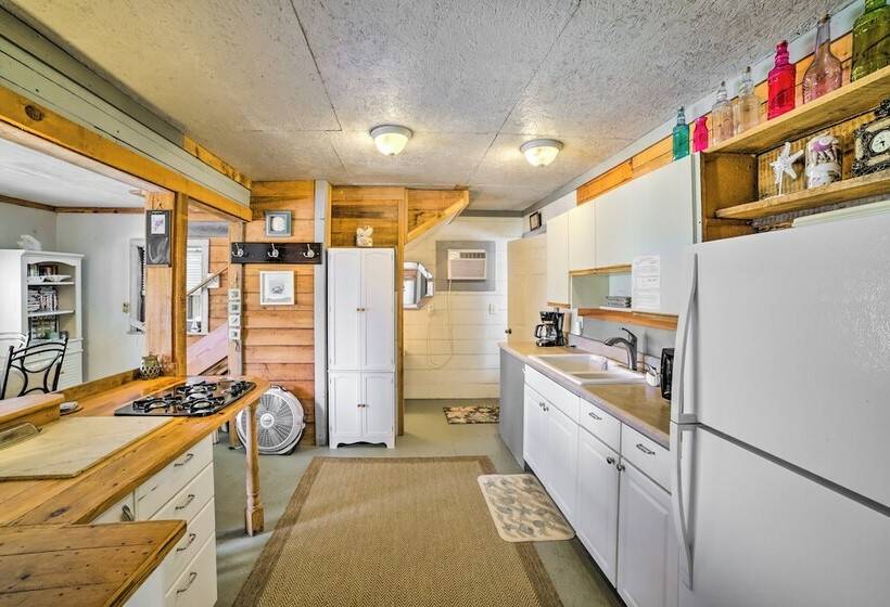 Coastal Perry Cottage ~ 2 Mi To Boat Ramp!