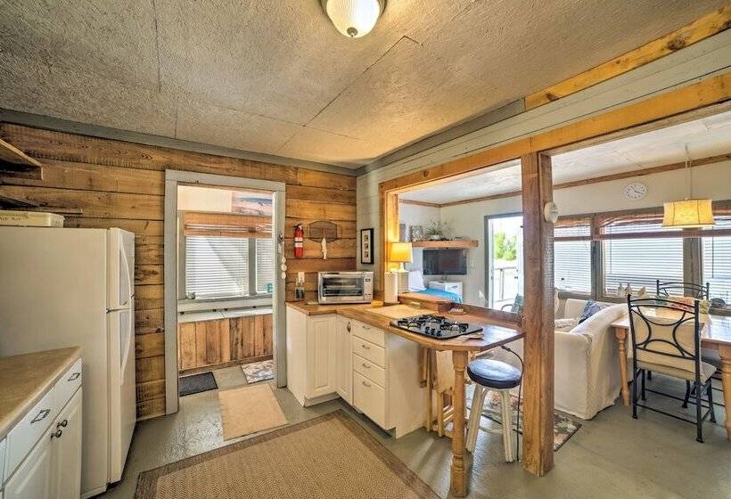 Coastal Perry Cottage ~ 2 Mi To Boat Ramp!