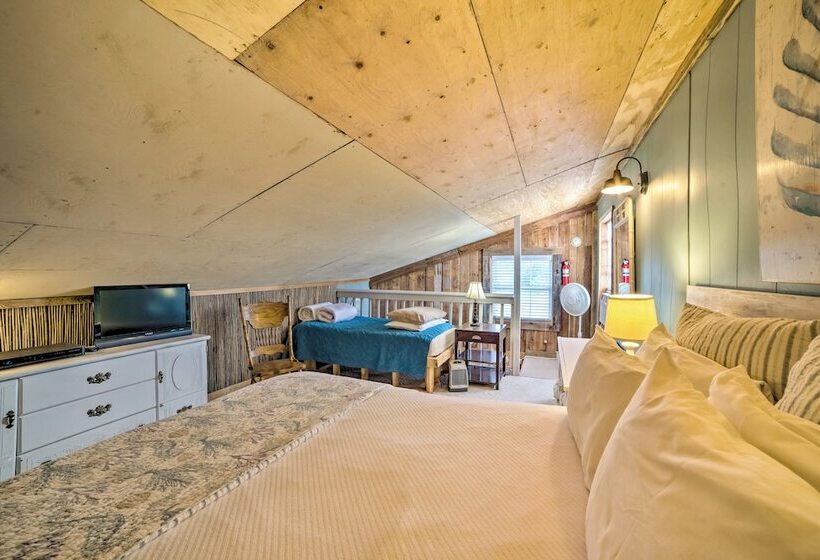 Coastal Perry Cottage ~ 2 Mi To Boat Ramp!