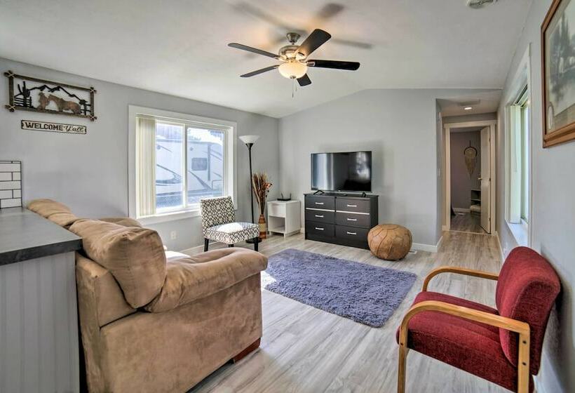 Cozy Ashton Abode W/ Yard Near Park & Pool!