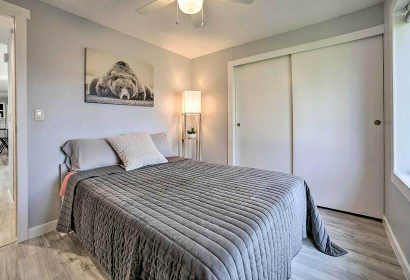 Cozy Ashton Abode W/ Yard Near Park & Pool!