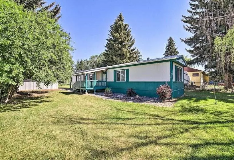 Cozy Ashton Abode W/ Yard   Near Park & Pool!