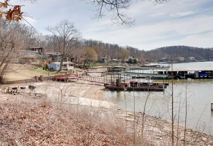 Cozy Camdenton Cottage W/ Deck + Boat Dock Access!