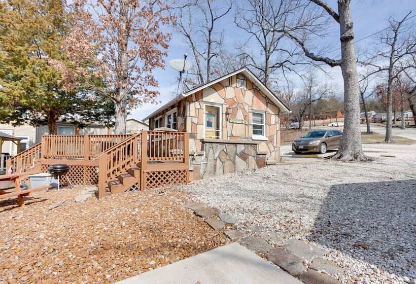 Cozy Camdenton Cottage W/ Deck + Boat Dock Access!