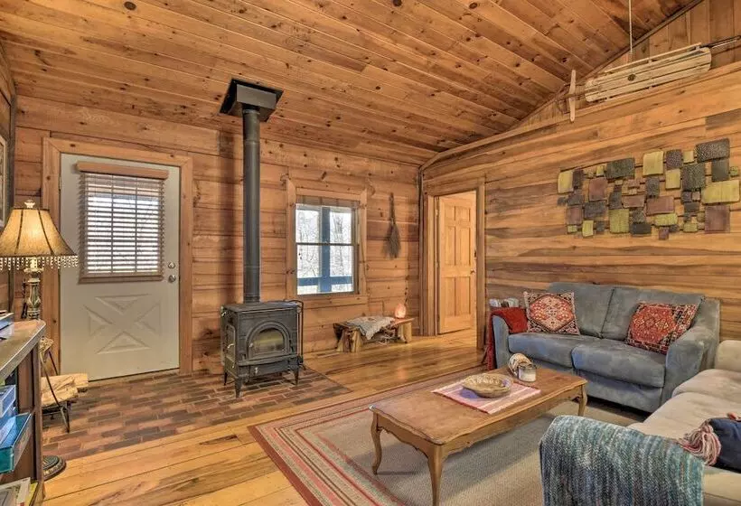 Creekside Marietta Cabin Retreat W/ Fire Pit!