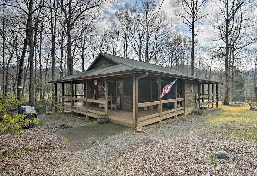 Creekside Marietta Cabin Retreat W/ Fire Pit!