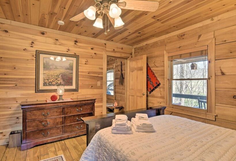 Creekside Marietta Cabin Retreat W/ Fire Pit!