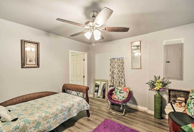 Crescent City Hideaway W/ Screened Porch!