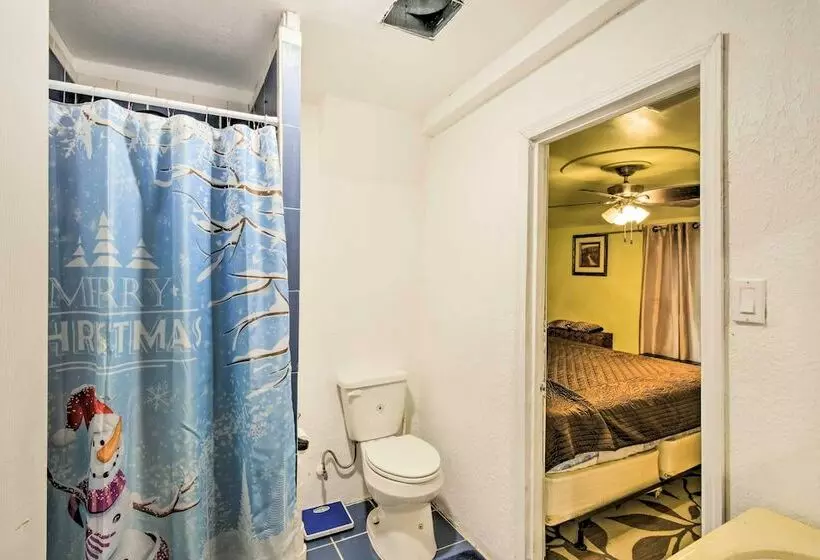 Crescent City Hideaway W/ Screened Porch!