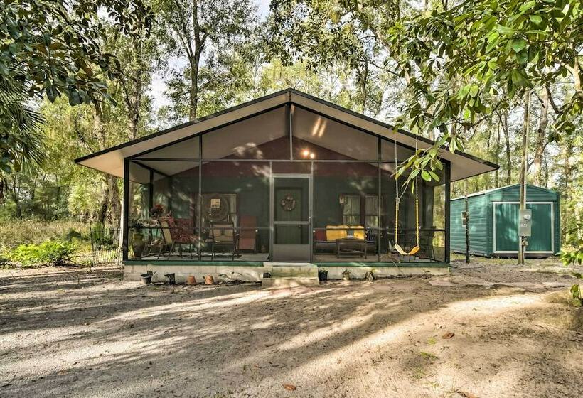 Crescent City Hideaway W/ Screened Porch!