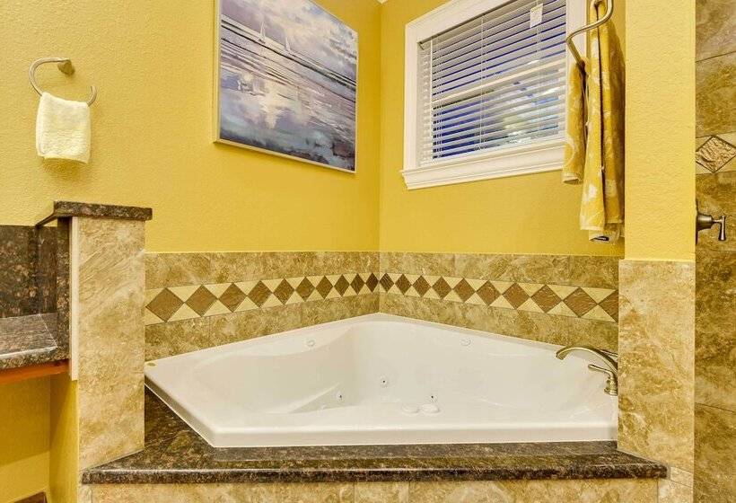 Elegant Venice Home W/ View   Walk To Beach!