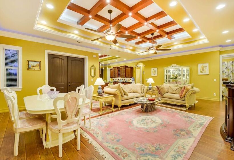 Elegant Venice Home W/ View   Walk To Beach!