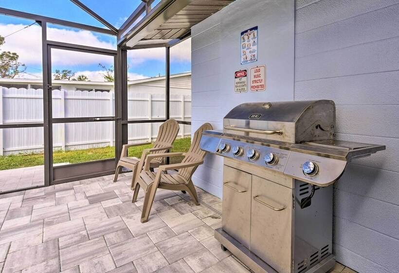 Englewood Escape W/ Screened In Pool & Grill!