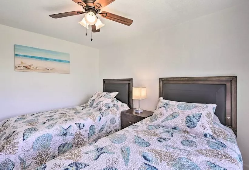 Englewood Escape W/ Screened In Pool & Grill!