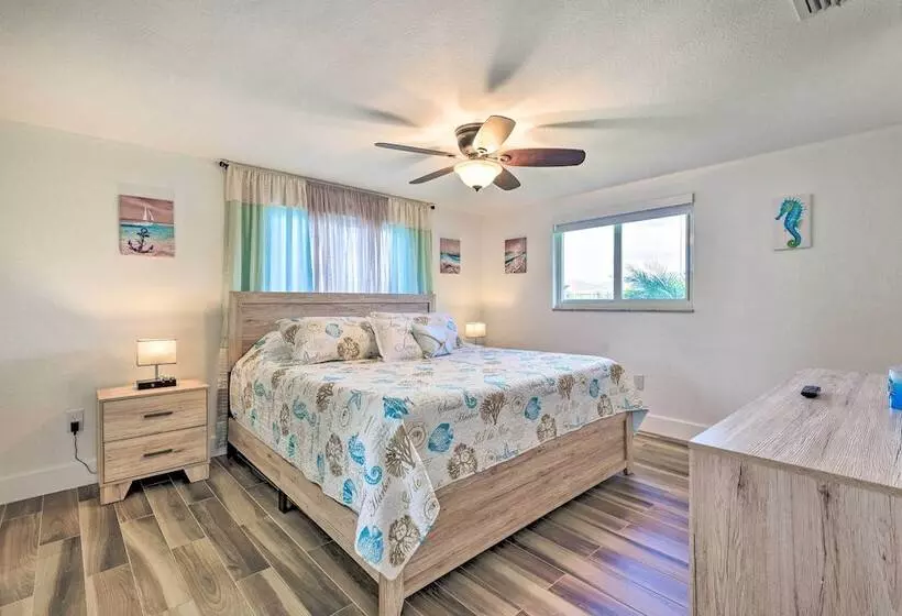 Englewood Escape W/ Screened In Pool & Grill!