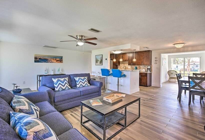 Englewood Escape W/ Screened In Pool & Grill!