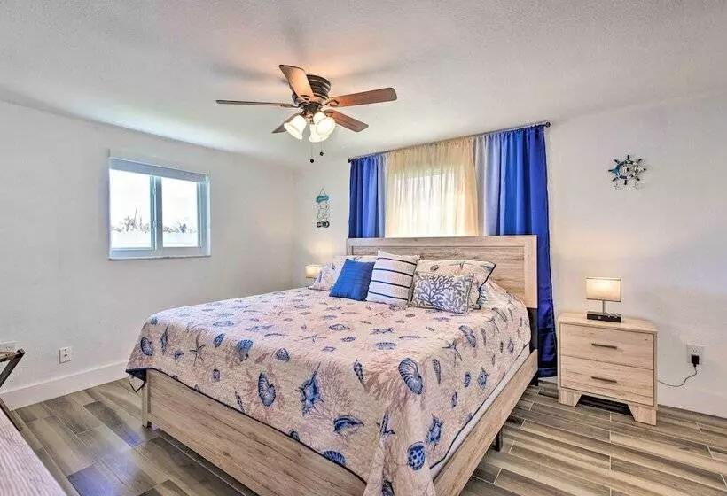 Englewood Escape W/ Screened In Pool & Grill!