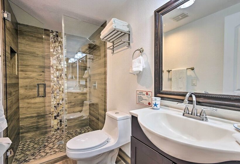 Englewood Escape W/ Screened In Pool & Grill!