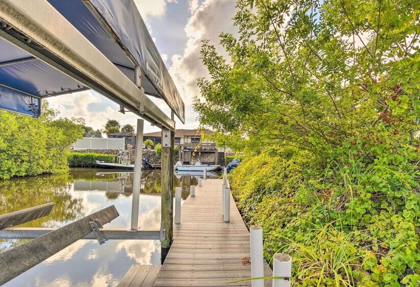 Englewood Home On Canal: Boat To Lemon Bay!