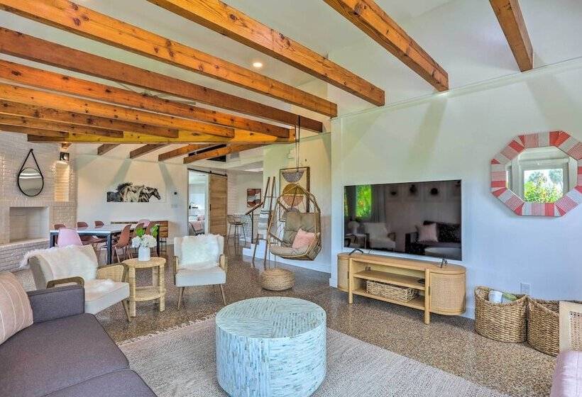 Hutchinson Island Cottage: Steps To The Beach