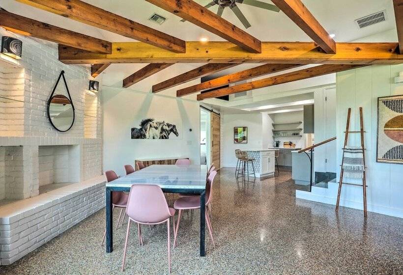 Hutchinson Island Cottage: Steps To The Beach