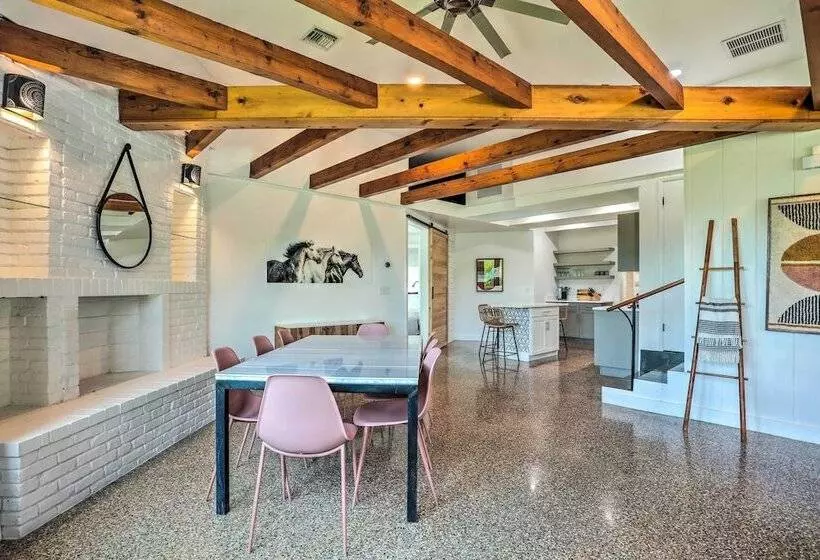 Hutchinson Island Cottage: Steps To The Beach