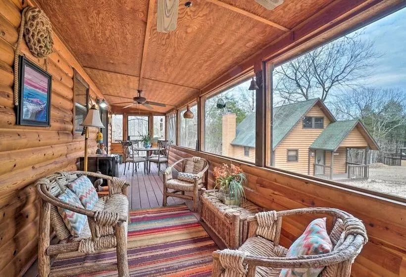 Idyllic Table Rock Lake Cabin W/ Fire Pit!