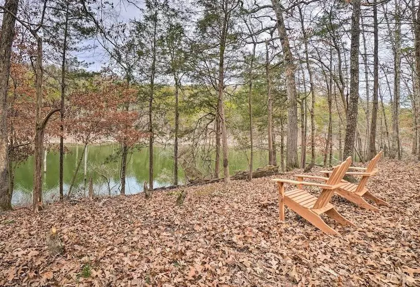 Idyllic Table Rock Lake Cabin W/ Fire Pit!