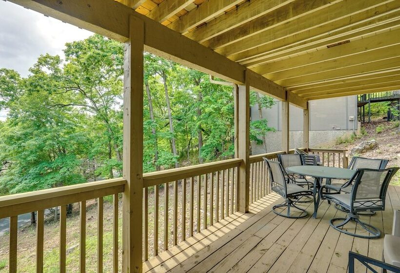 Walk To Lake: Osage Beach Home W/ Grill!