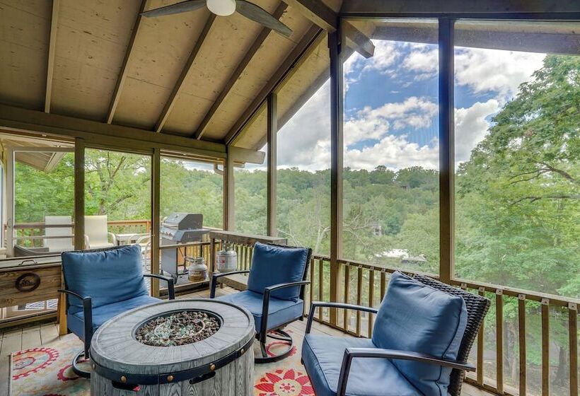 Walk To Lake: Osage Beach Home W/ Grill!