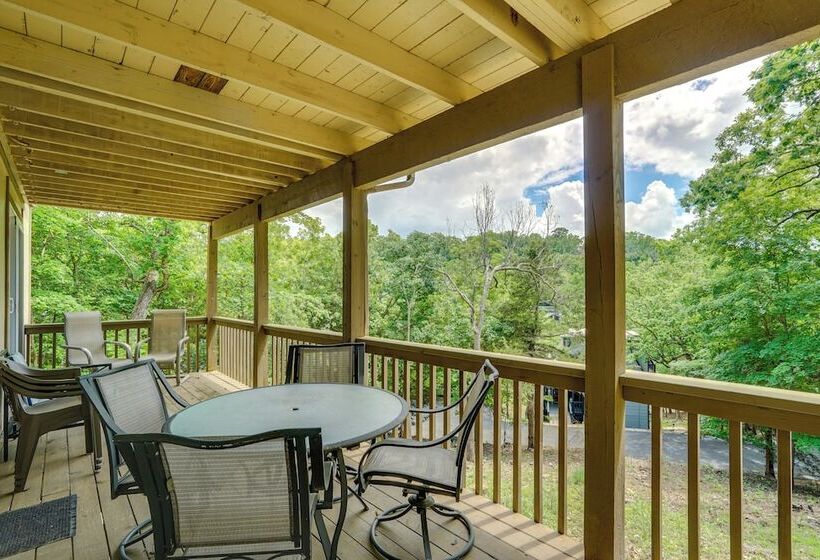 Walk To Lake: Osage Beach Home W/ Grill!