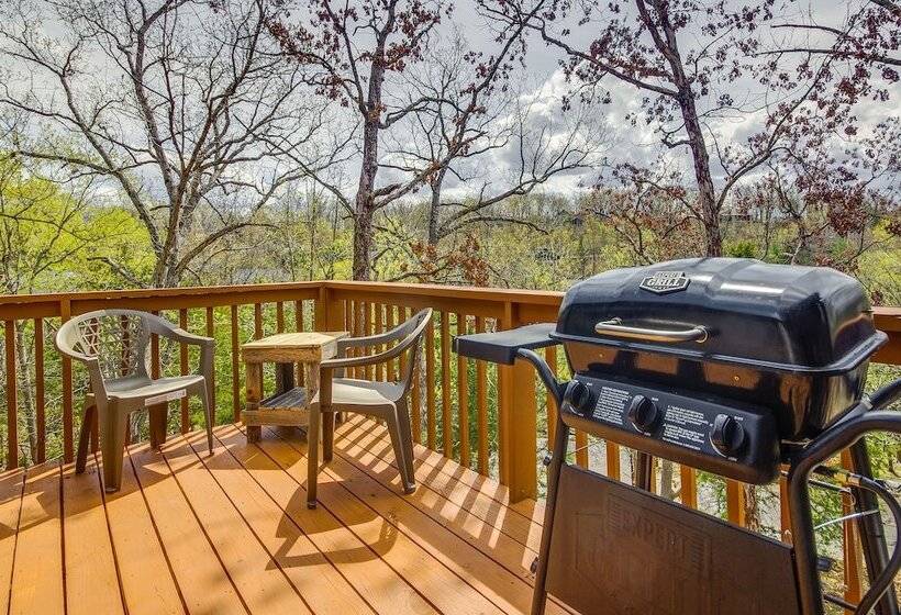 Walk To Lake: Osage Beach Home W/ Grill!