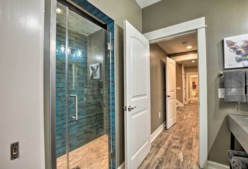 Lake Keowee Cottage W/ Deck & Private Dock!