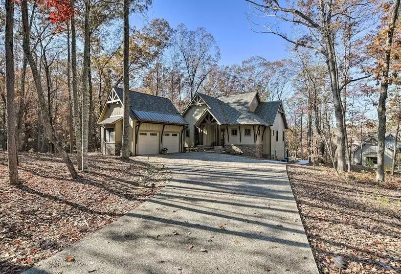 Lake Keowee Cottage W/ Deck & Private Dock!