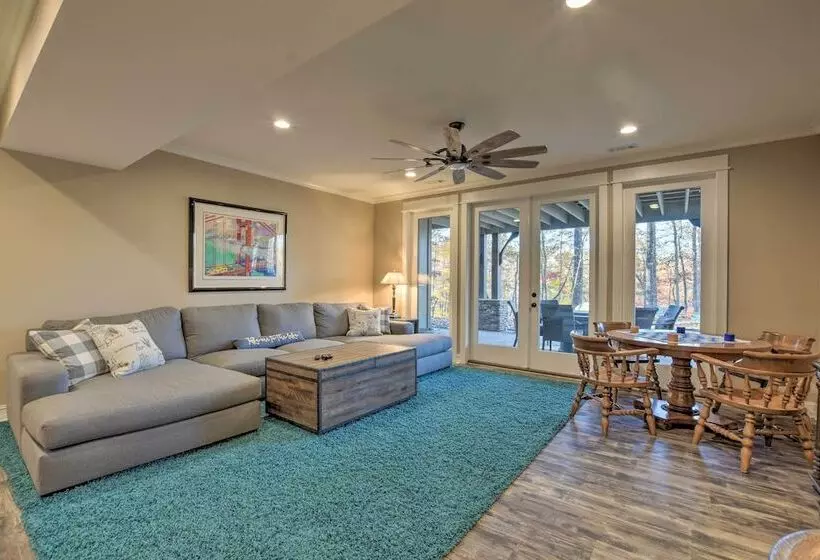 Lake Keowee Cottage W/ Deck & Private Dock!