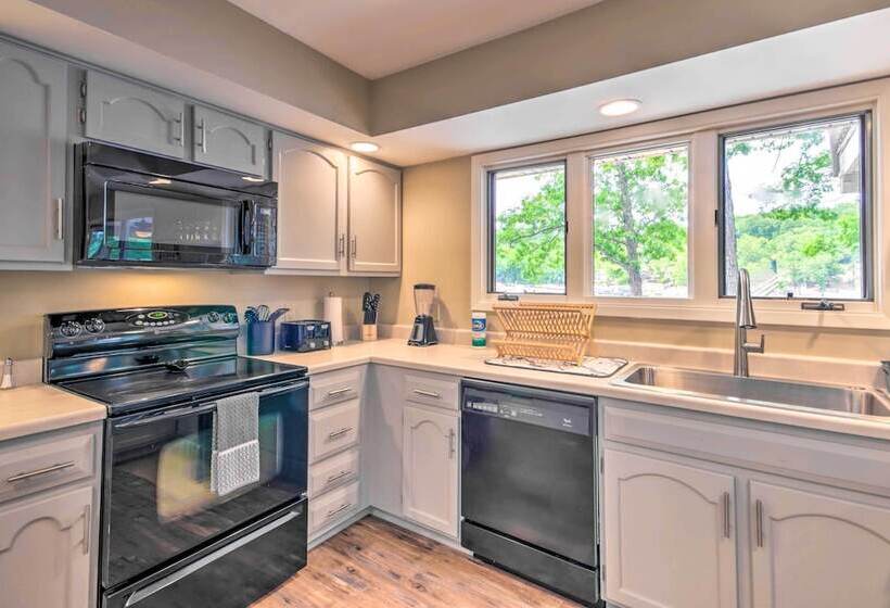 Porch, Dock & Deck: Lake Of The Ozarks Oasis!