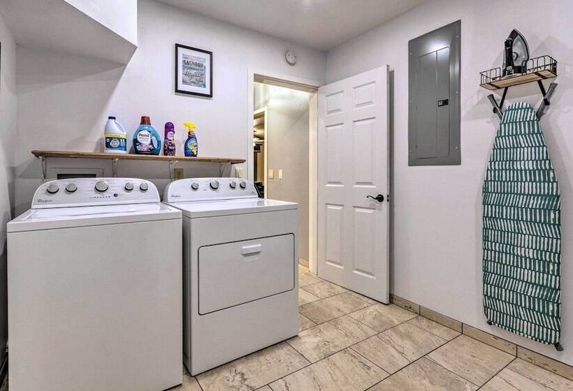 Lakefront Hideaway In Scranton: Spacious Deck