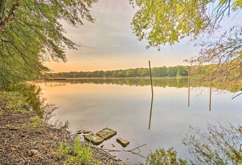 Lakefront Hideaway In Scranton: Spacious Deck