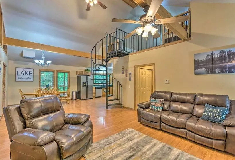 Lakefront Hideaway In Scranton: Spacious Deck