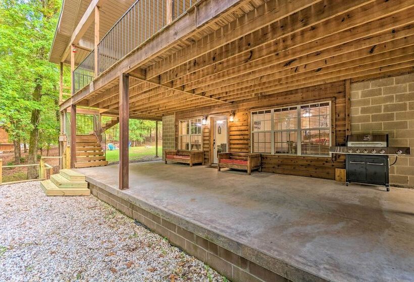 Lakefront Hideaway In Scranton: Spacious Deck