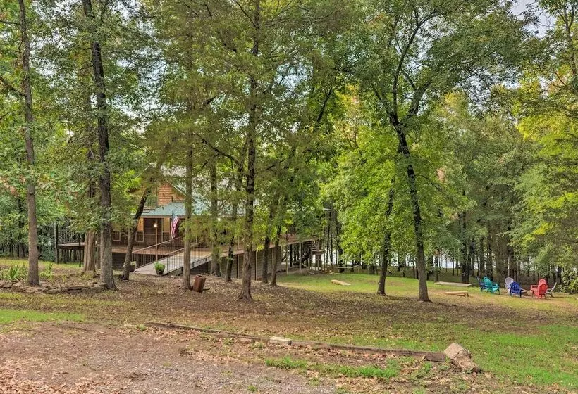 Lakefront Hideaway In Scranton: Spacious Deck